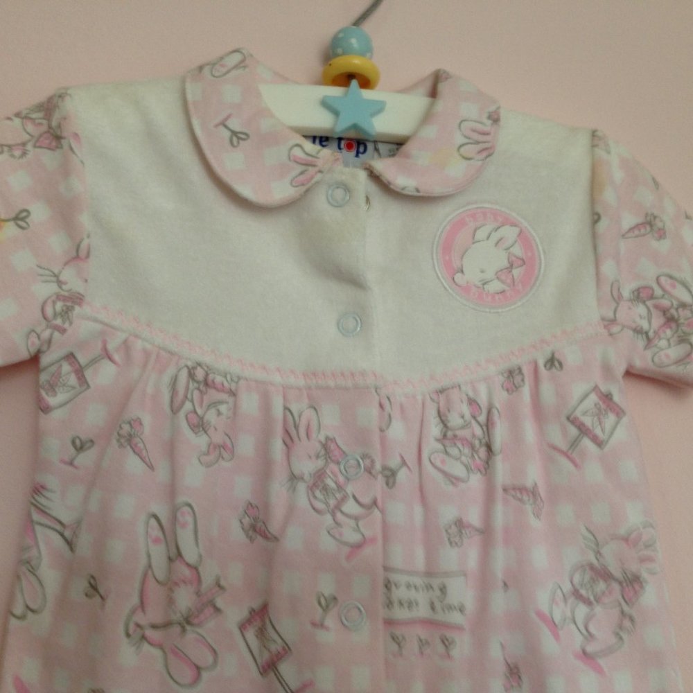 LeTop Baby Girl One Piece Romper. Pink & White Bunnies . New w/out Tags.  3 Mo.